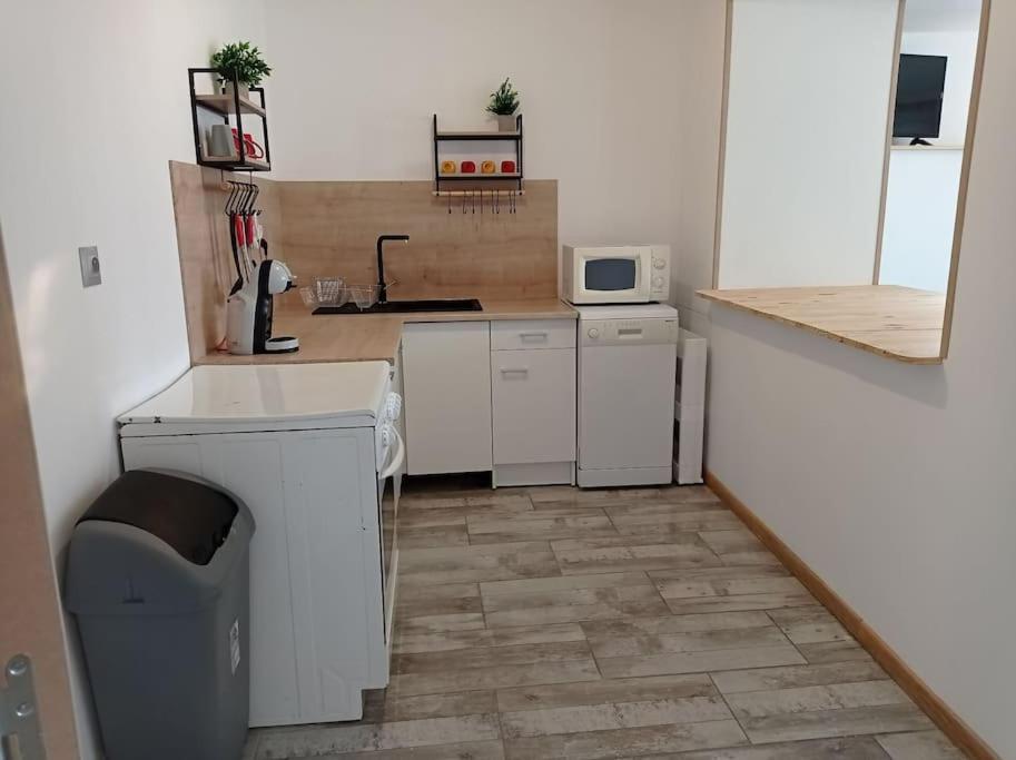 Maison De Campagne Avec Cour Sées Esterno foto